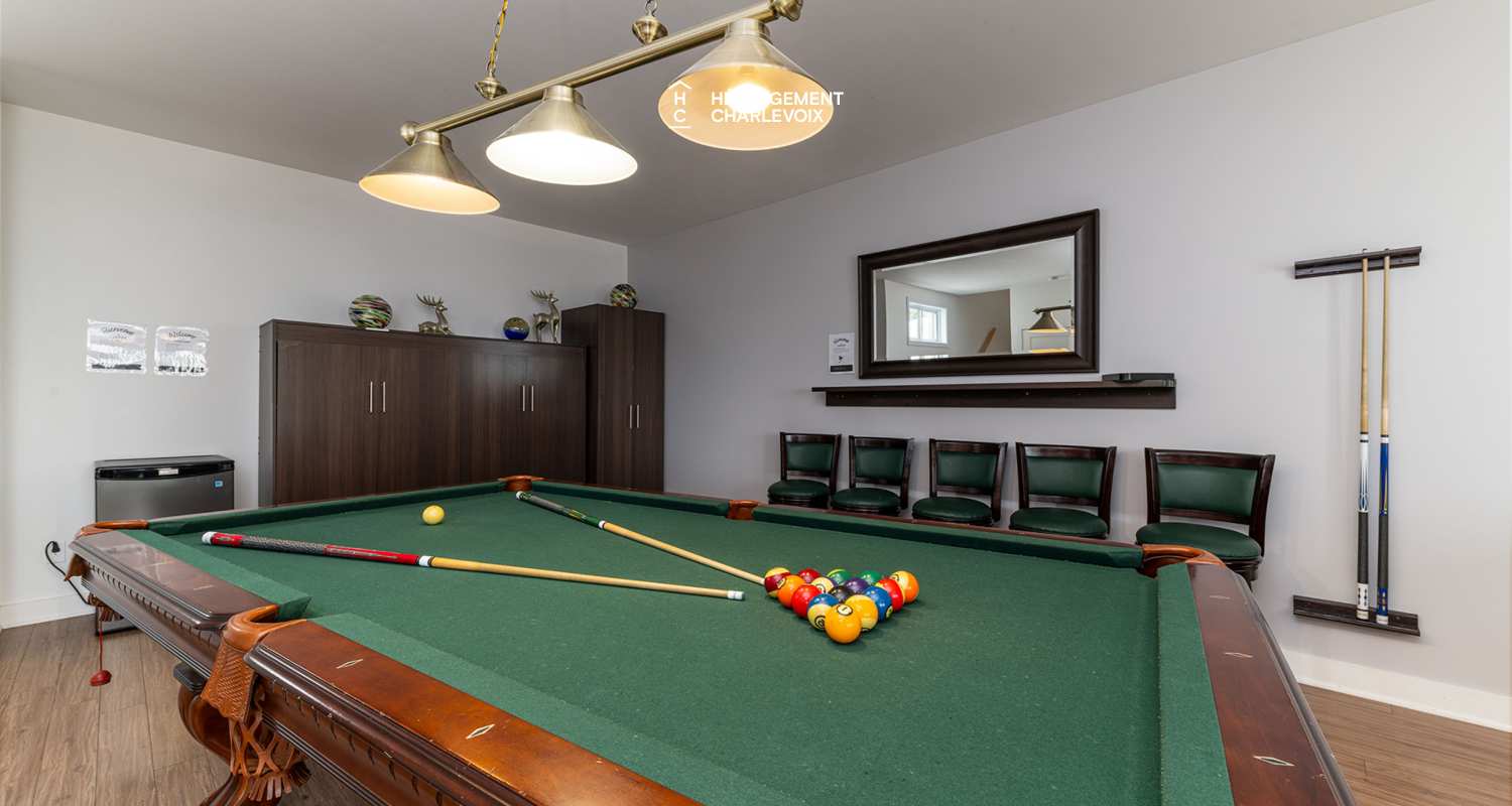 AUB-150 -  Majestic view of the river and the Charlevoix Massif